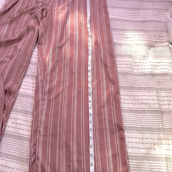 ⭐️INDULGE Romper, XL, Mauve/White Striped/Flutter Sleeves, Classy & Fun! 💕 - Picture 11 of 13